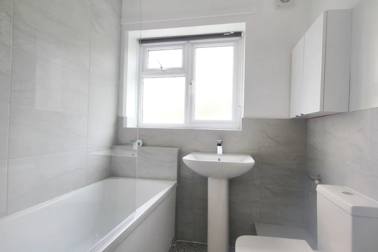 Flat 1, The Pines Parabola Road, Cheltenham, GL50 3BD, photo 4