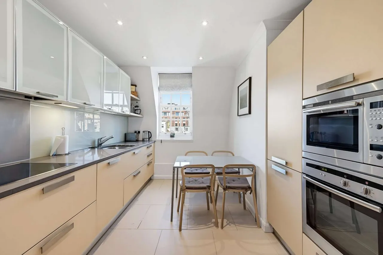 Holland Street, London, W8 4NF, photo 3