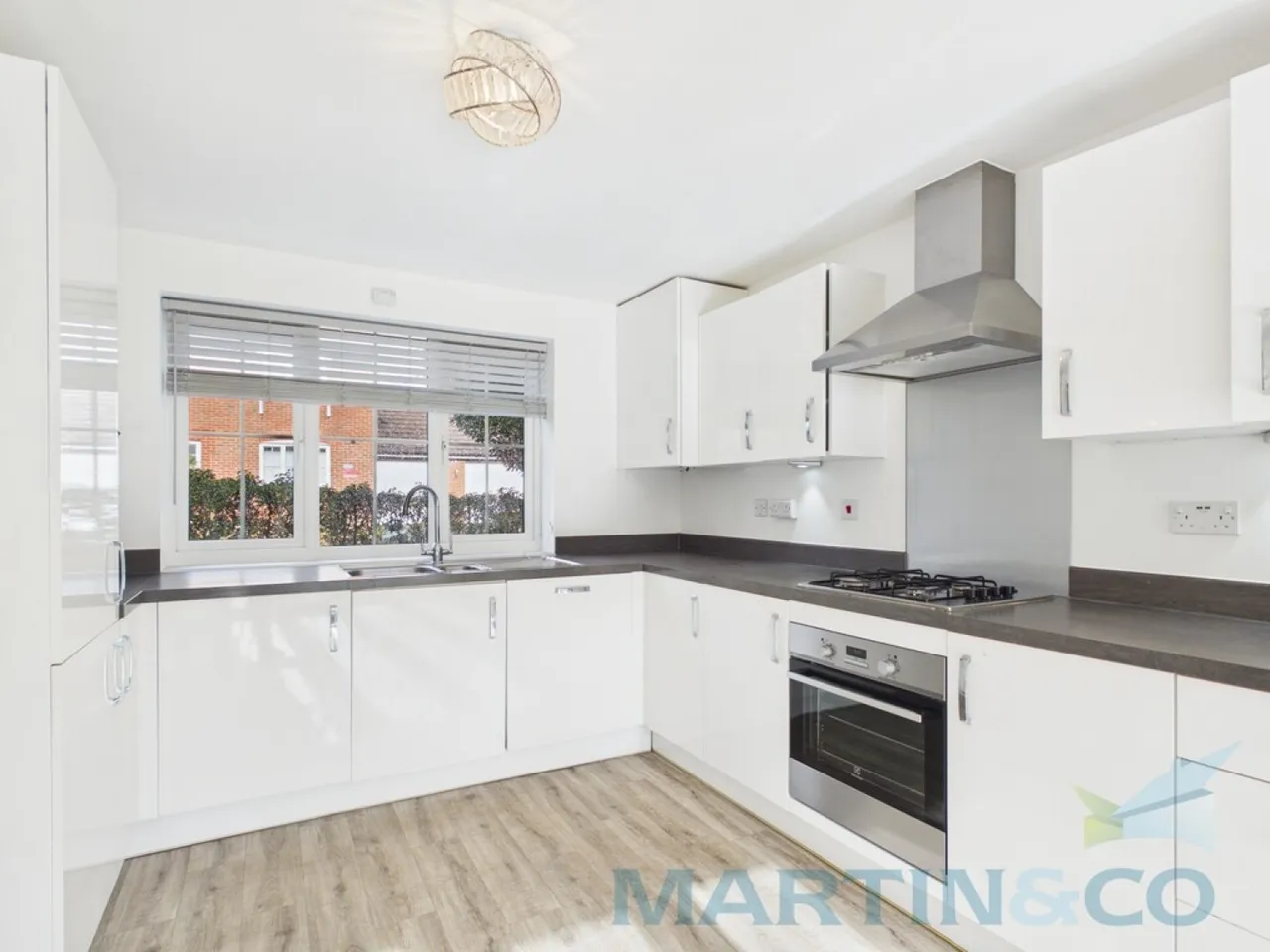 Thompson Drive, Storrington, RH20, photo 5