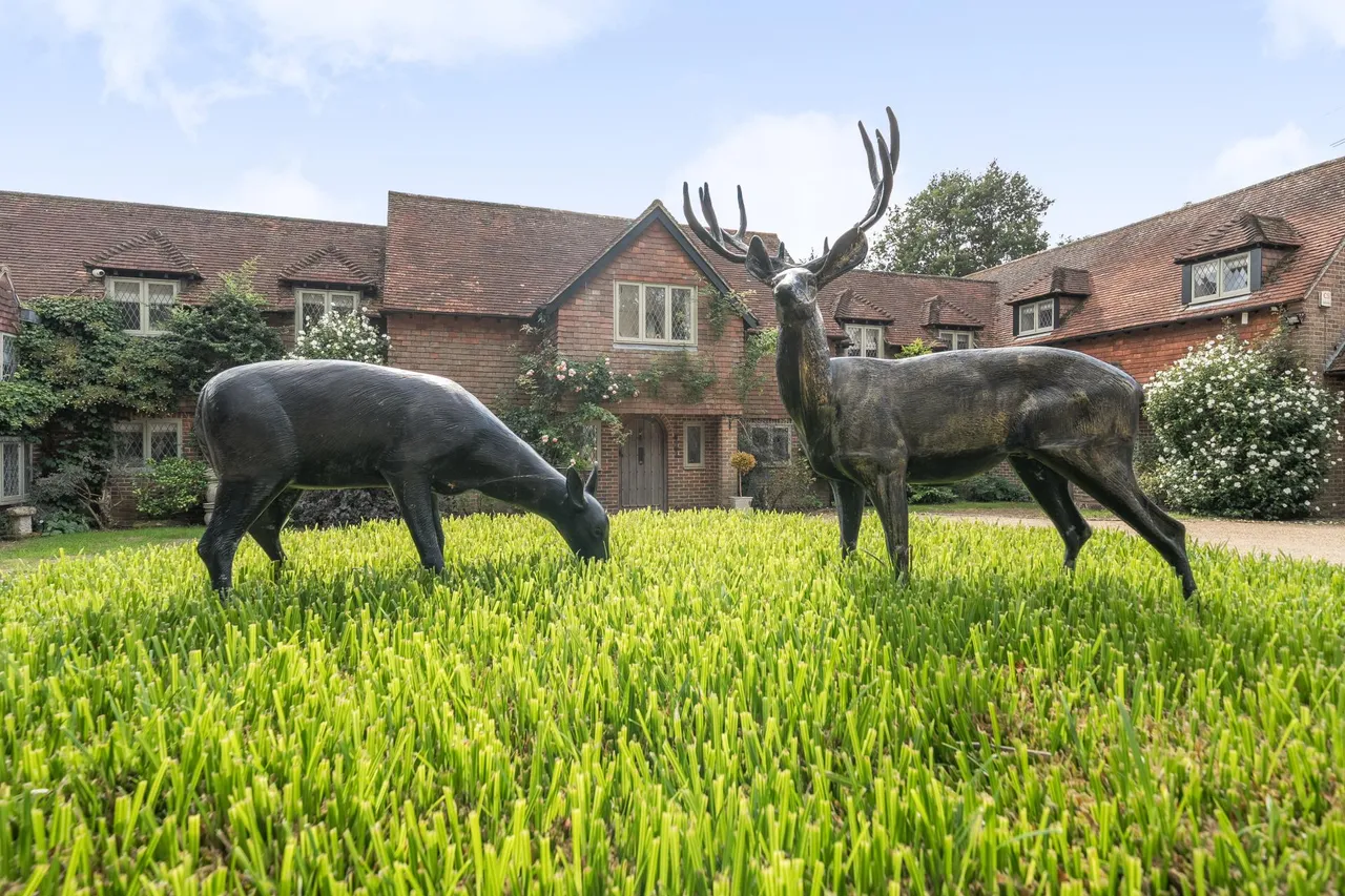 6 bed house for sale, Lovedean, Hampshire