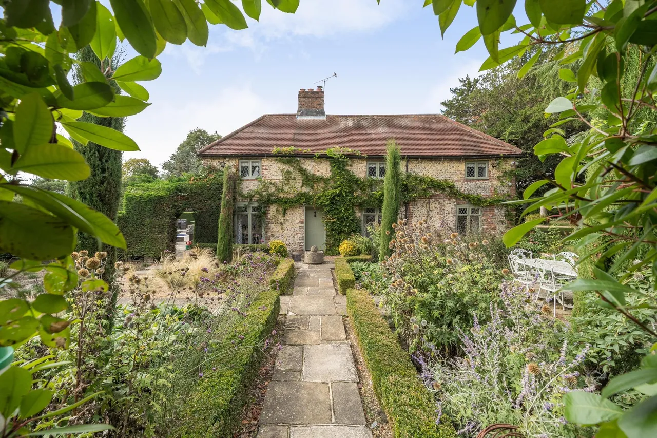 Lovedean, Hampshire, photo 15
