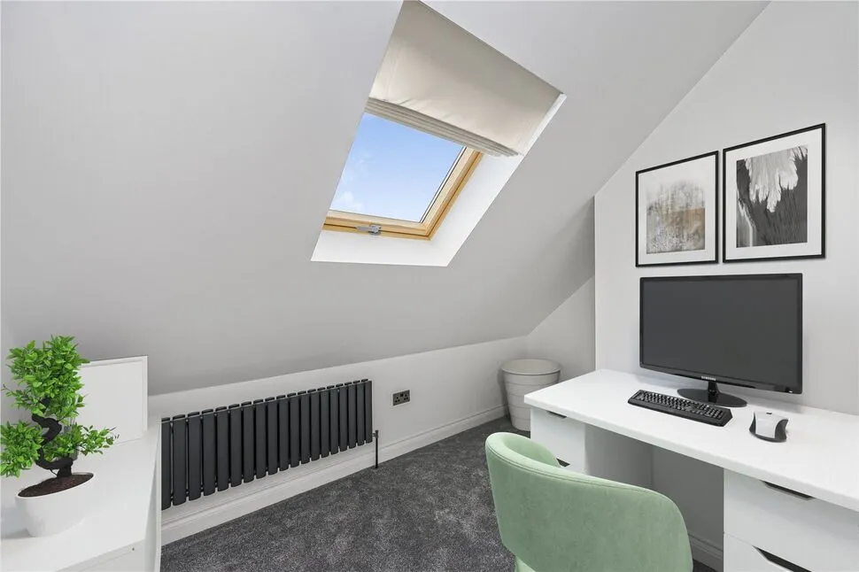 Goresbrook Road, Dagenham, RM9, photo 7