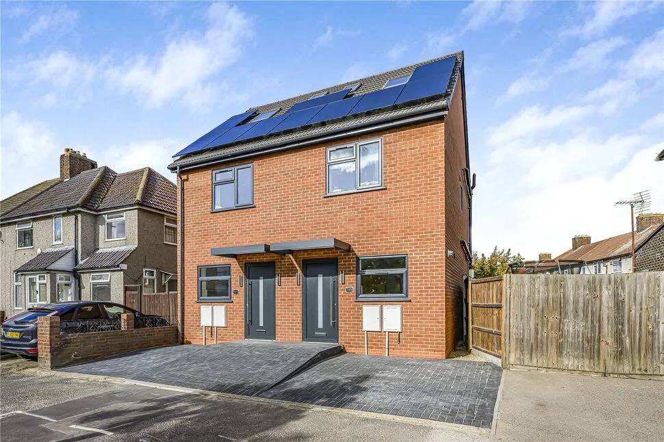 Goresbrook Road, Dagenham, RM9, photo 21