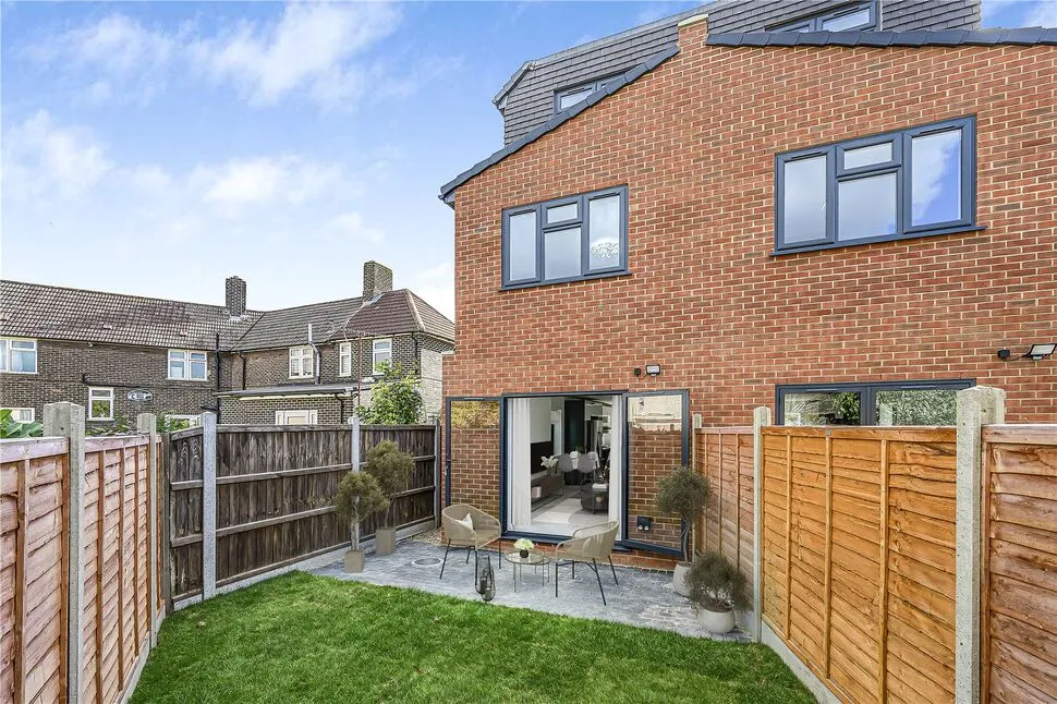 Goresbrook Road, Dagenham, RM9, photo 10