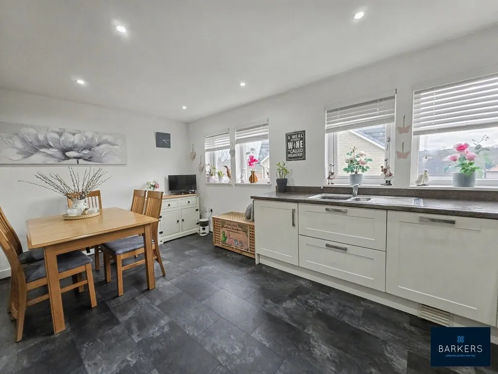 Leyland Road, Birstall WF17 9JW, photo 6