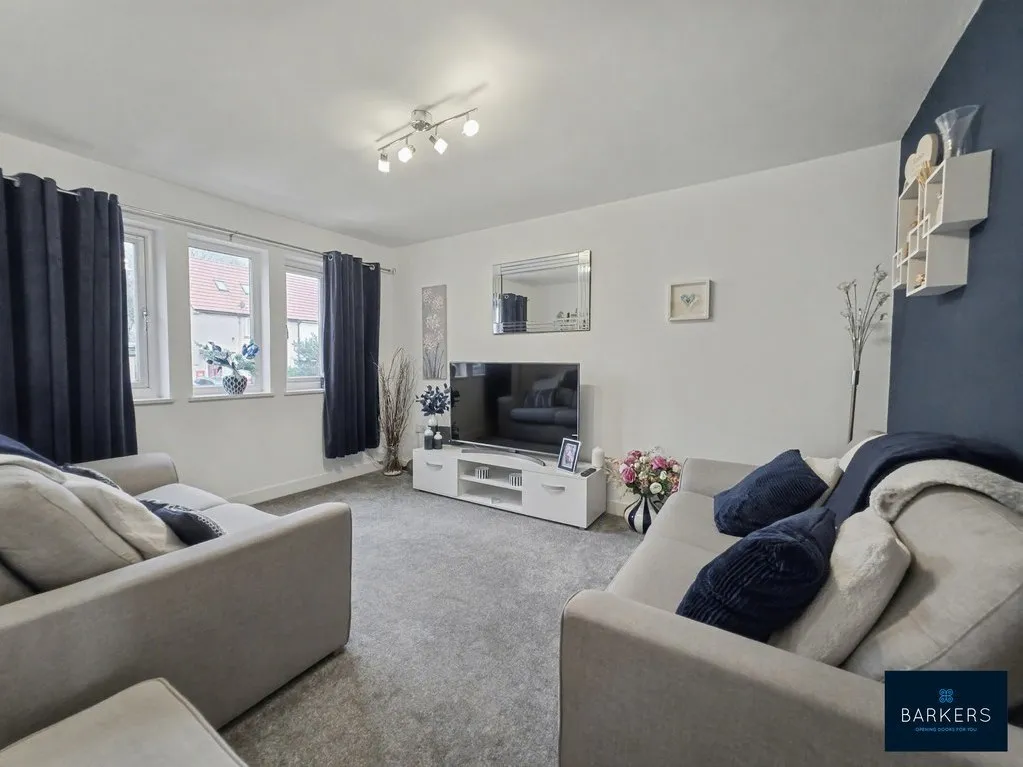 Leyland Road, Birstall WF17 9JW, photo 2