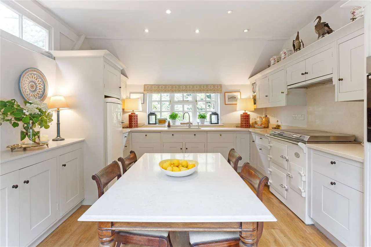 Milton Lilbourne, Pewsey, Wiltshire, SN9 5LQ, photo 7