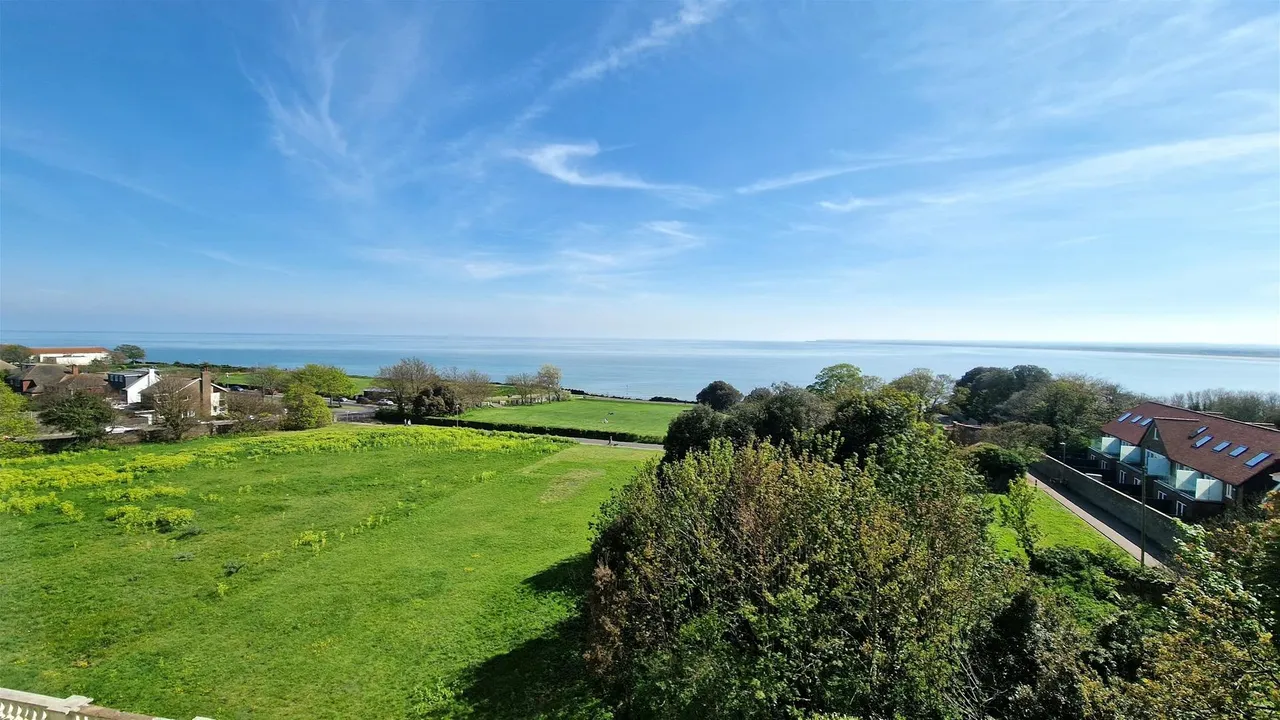 Pegwell Road, Ramsgate, Kent CT11 0JD, photo 7