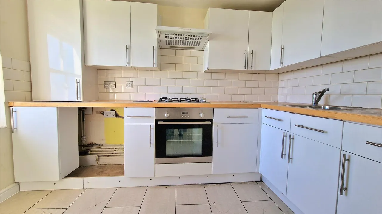 Pegwell Road, Ramsgate, Kent CT11 0JD, photo 3