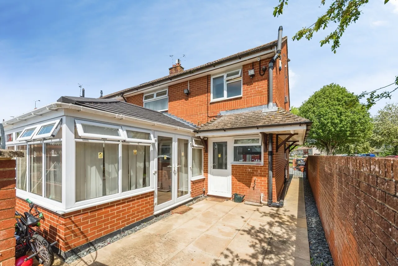 Corsham Road, SWINDON, Wiltshire, SN2, photo 2