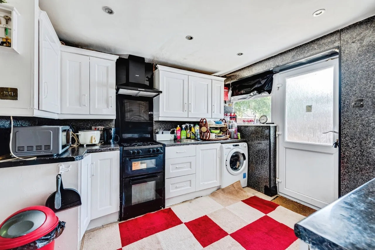 Corsham Road, SWINDON, Wiltshire, SN2, photo 4