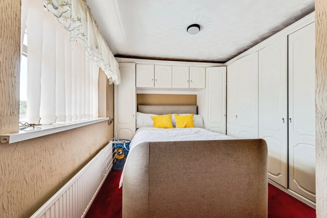 Corsham Road, SWINDON, Wiltshire, SN2, photo 8