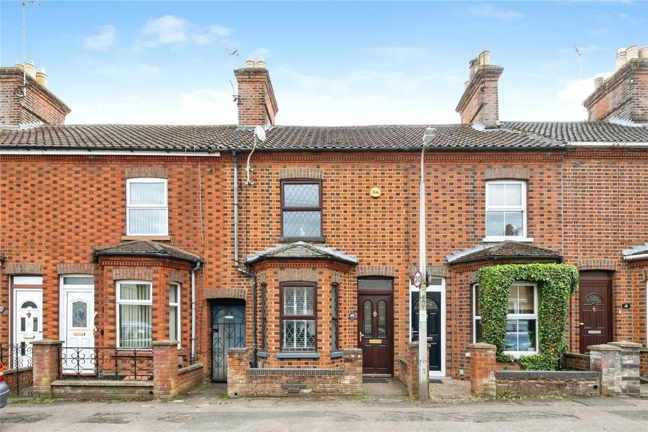 2 bed house for sale — Clarence Road, Leighton Buzzard, Bedfordshire, LU7