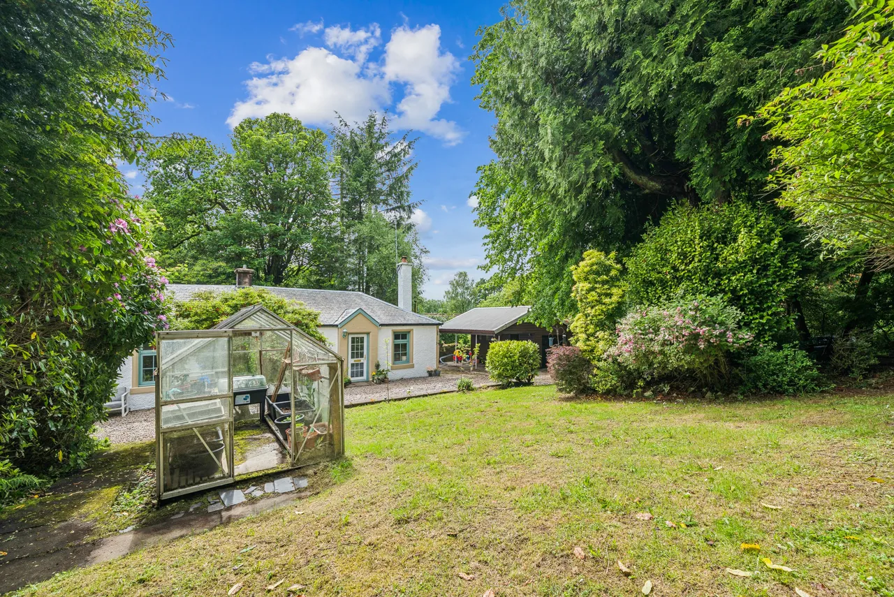 Invergare House Cottage Glenarn Roa, Rhu, G84, photo 17