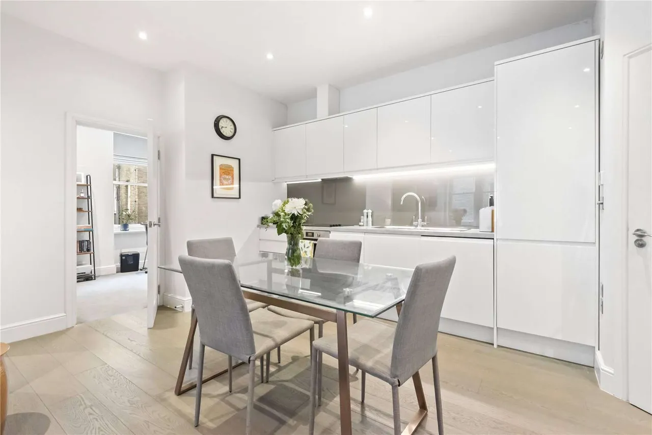 Prince of Wales Drive, London, SW11 4BJ, photo 4