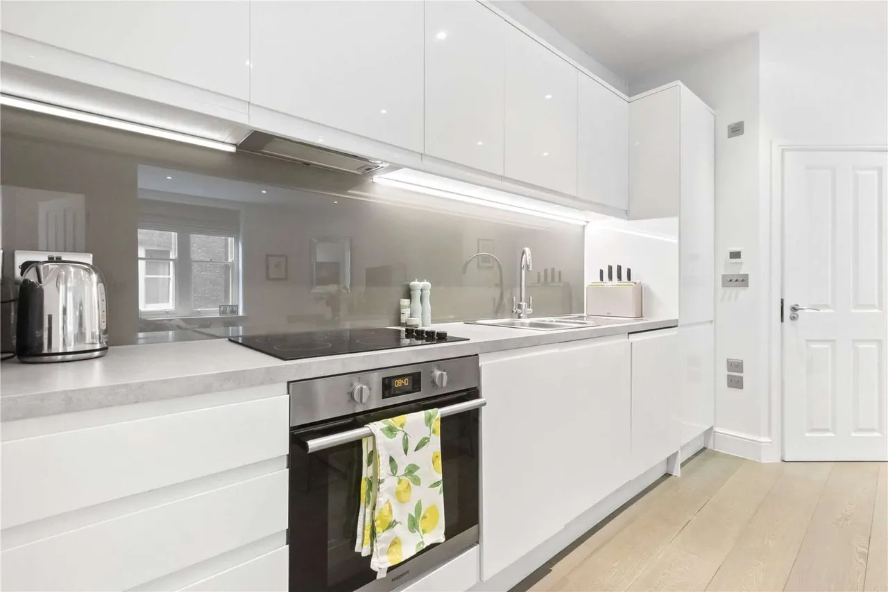 Prince of Wales Drive, London, SW11 4BJ, photo 5