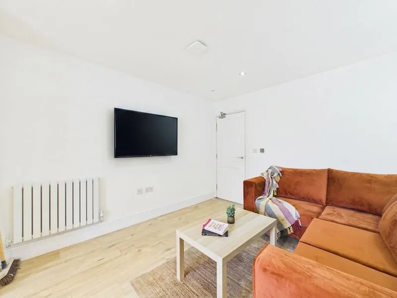 Tewkesbury Road, Longford, GL2, photo 6
