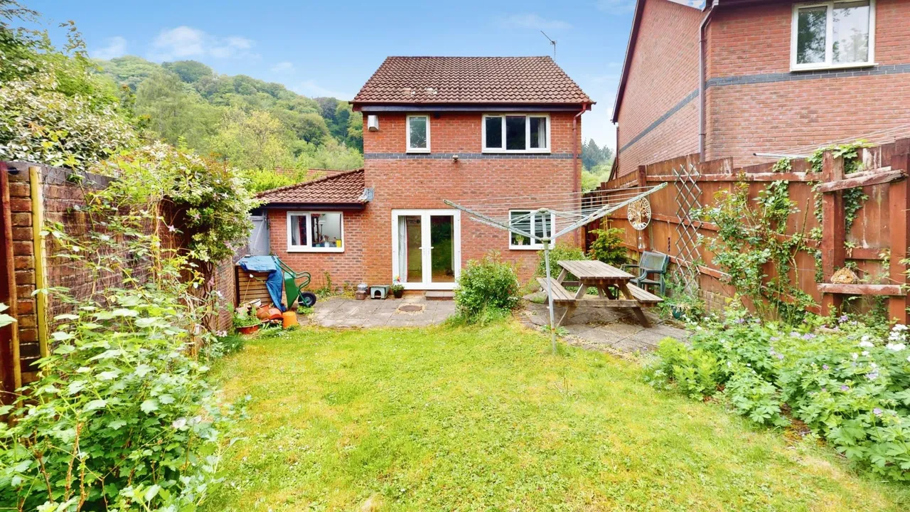 Maes Y Draenog, Cardiff, CF15, photo 16