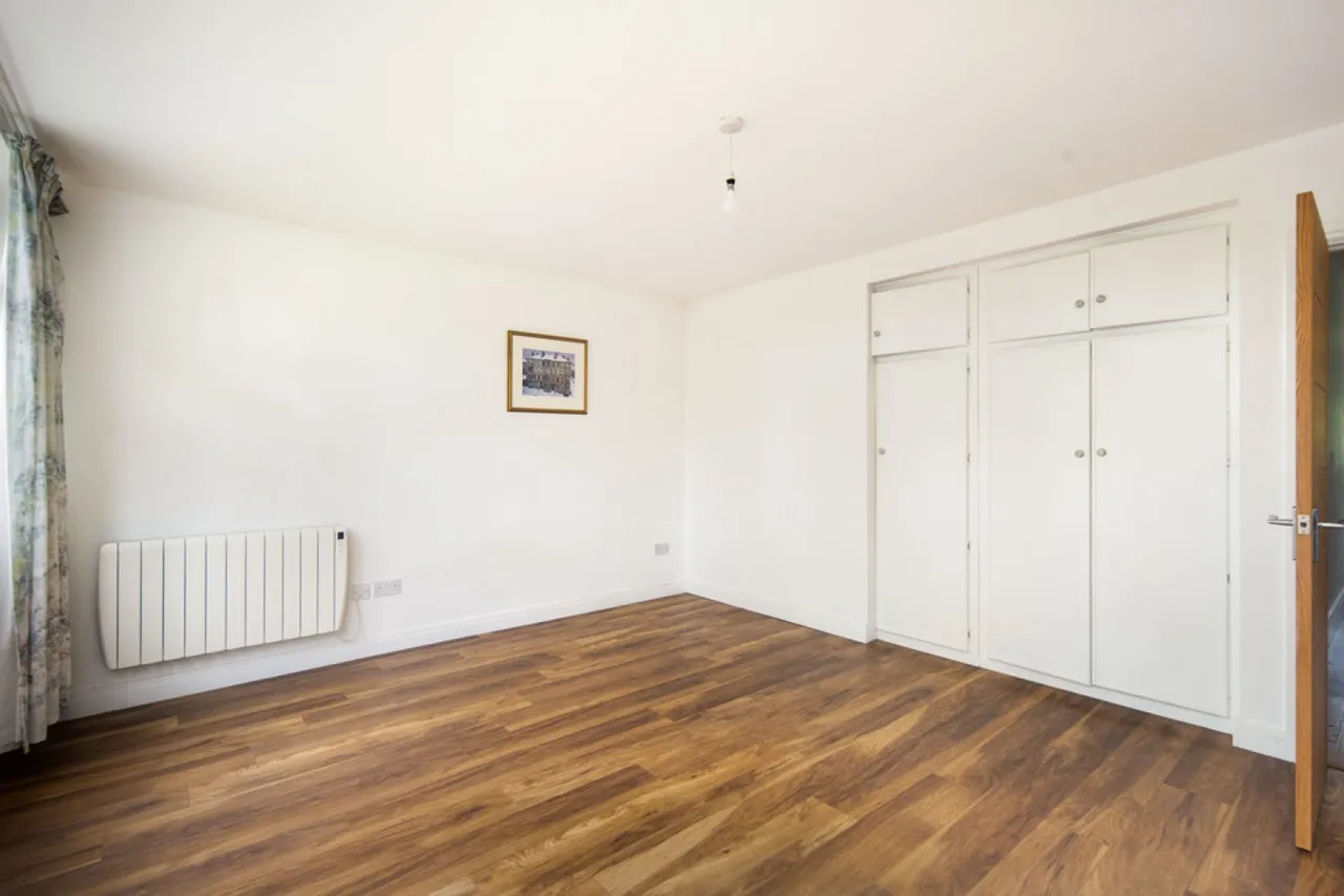 St Mary's Lodge, Wanstead, photo 10