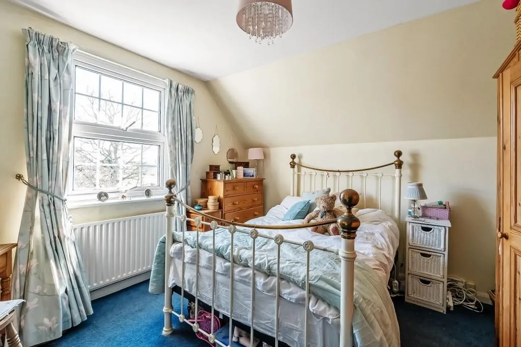 Ironsbottom, Reigate, RH2, photo 8