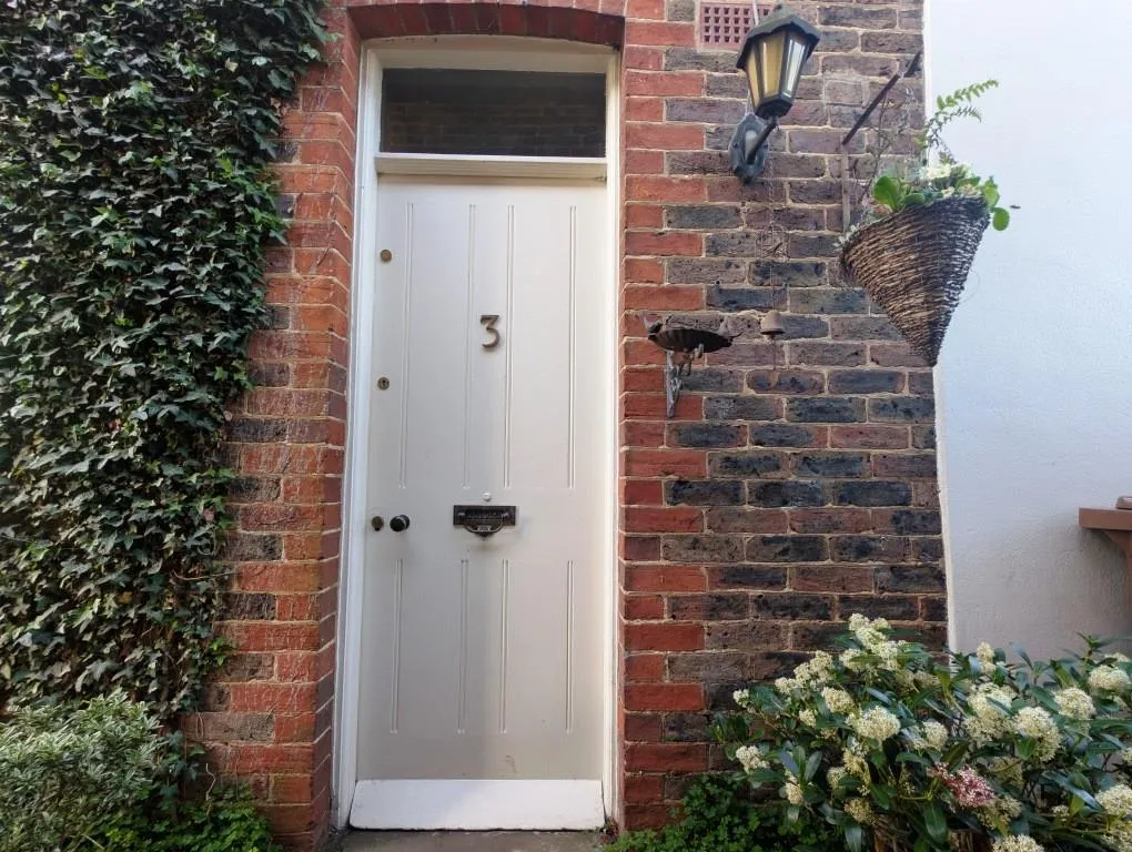 Ironsbottom, Reigate, RH2, photo 20