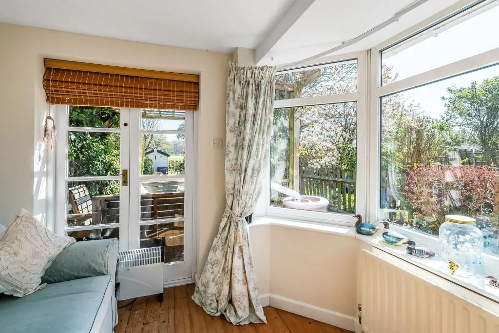 Ironsbottom, Reigate, RH2, photo 11