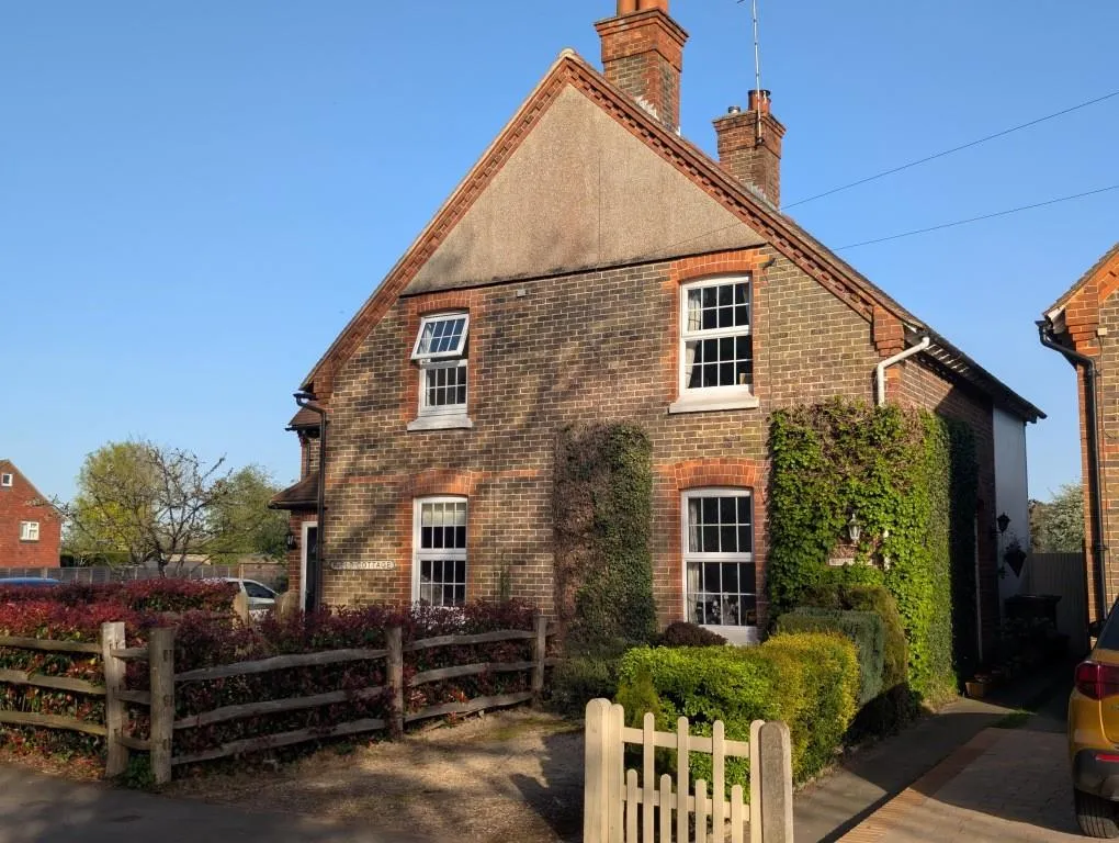 2 bed house for sale, Ironsbottom, Reigate, RH2
