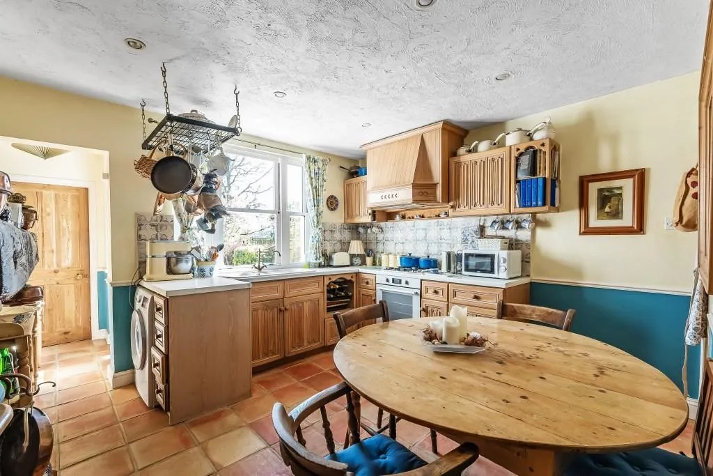 Ironsbottom, Reigate, RH2, photo 3