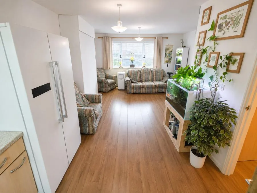 Chertsey Road, Feltham, TW13, photo 7
