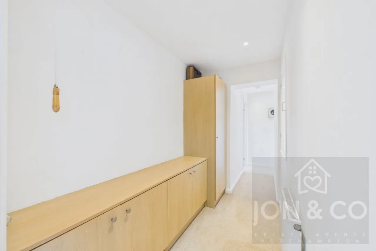 Rides Court, Moulton, NN3, photo 13