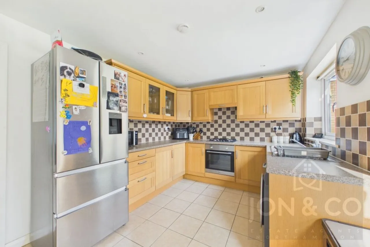 Rides Court, Moulton, NN3, photo 7
