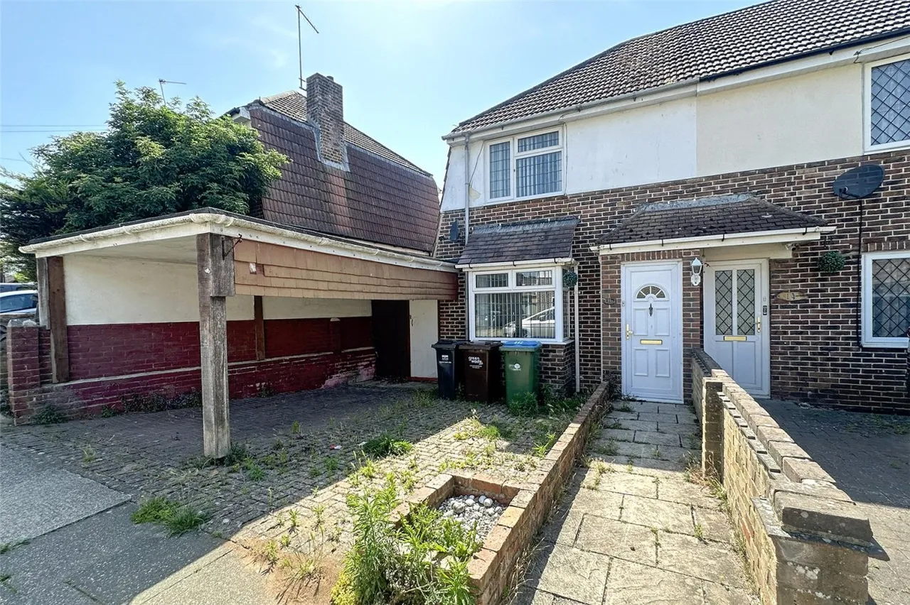 2 bed property for sale, Rustington, Littlehampton, BN16