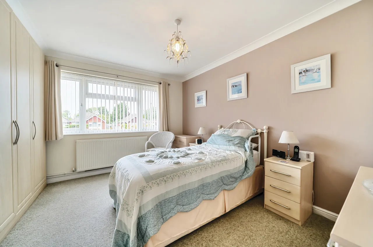 Cedar Grove, Bisley, Woking, Surrey, GU24 9EF, photo 4