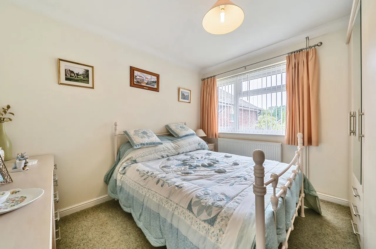 Cedar Grove, Bisley, Woking, Surrey, GU24 9EF, photo 6
