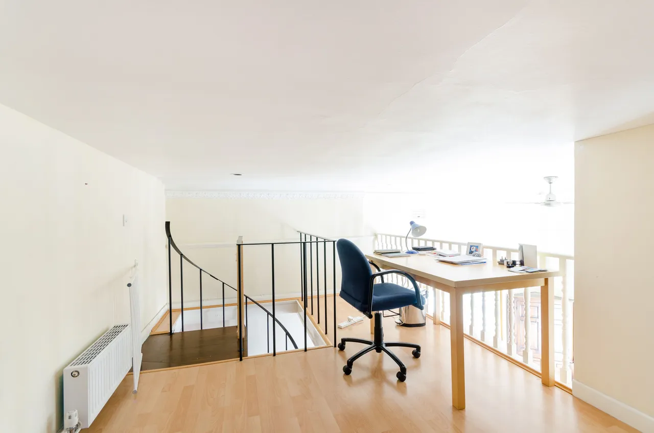 2 Camden House, 48 Wolsey Road, East Molesey, photo 12
