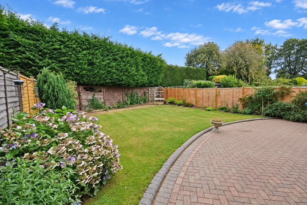 Whittle Close, Rugby, photo 16