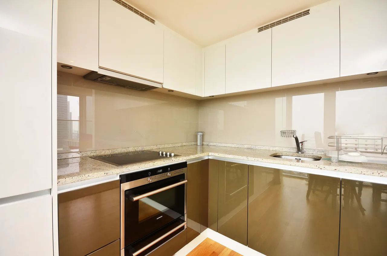 Flat 2706 Landmark West Tower, 22 Marsh Wall, London, photo 7