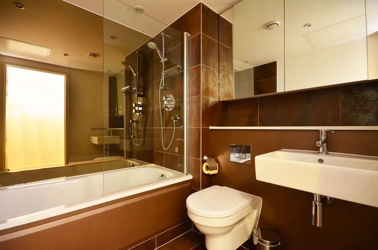 Flat 2706 Landmark West Tower, 22 Marsh Wall, London, photo 12
