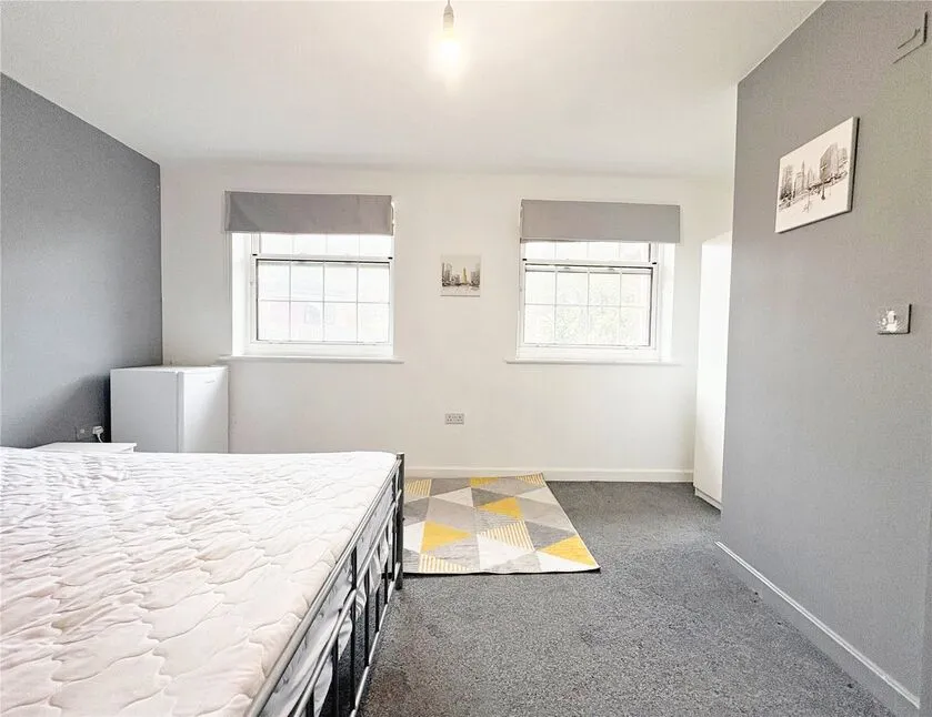 Regency Close, Chigwell, Essex, IG7, photo 6