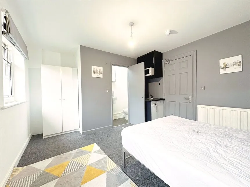Regency Close, Chigwell, Essex, IG7, photo 4