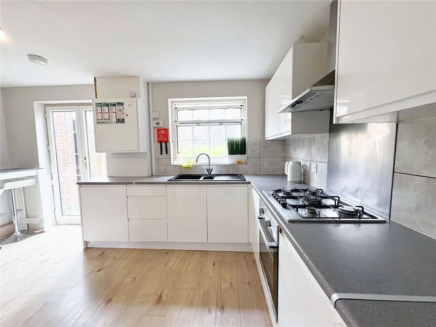 Regency Close, Chigwell, Essex, IG7, photo 11