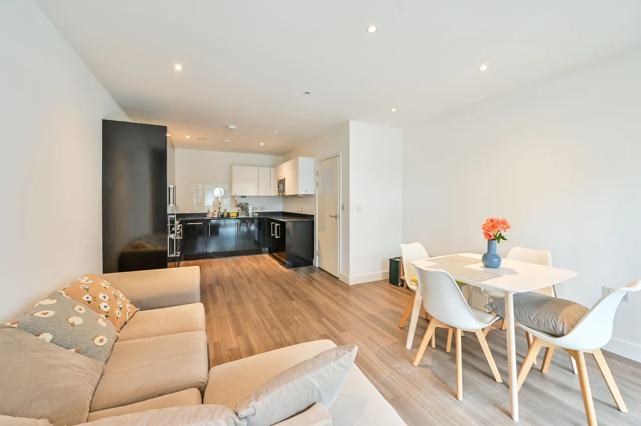 Flat 10 Porter Building, 130 Spa Road, London, photo 4