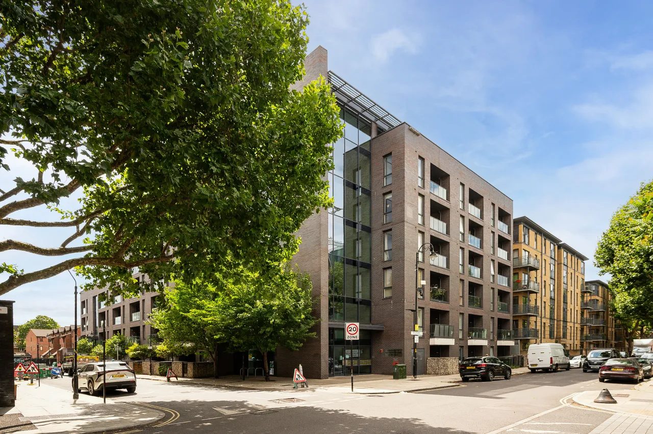Flat 10 Porter Building, 130 Spa Road, London, photo 10