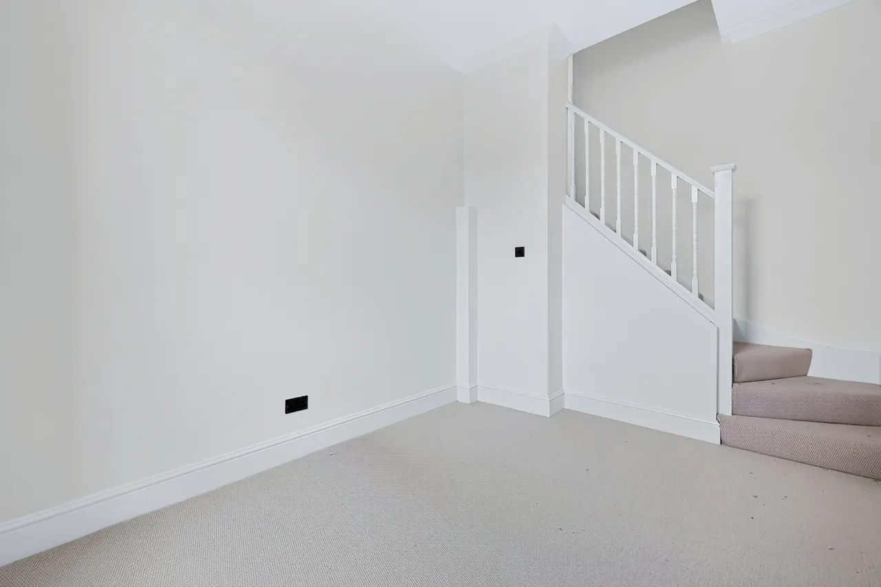 Earls Court Road, London, SW5, photo 10