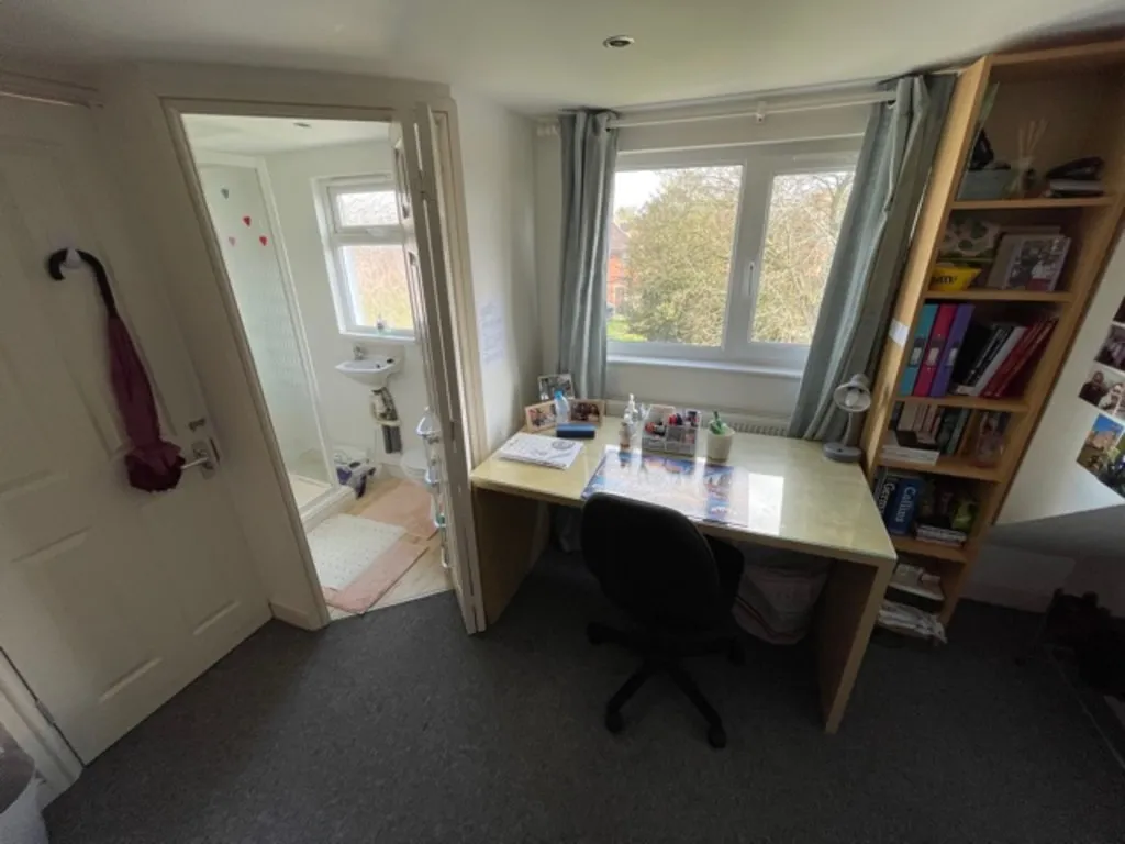 Mitchell Avenue, Canley, photo 9
