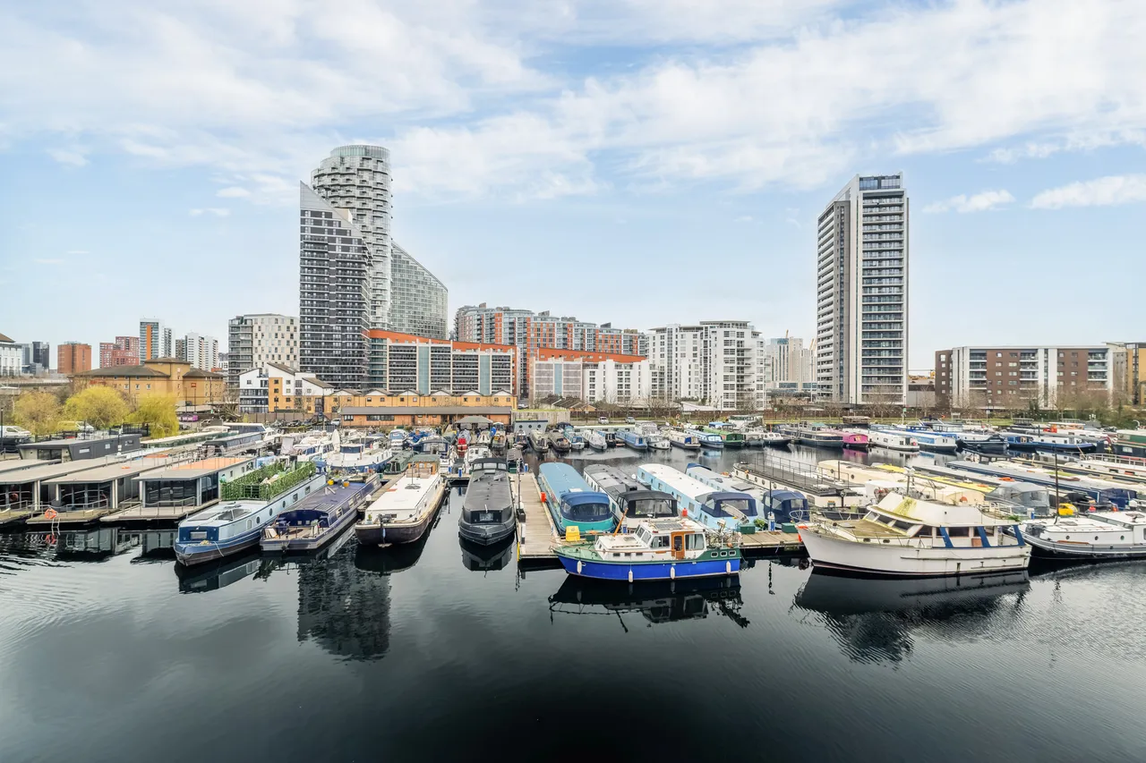 Boardwalk Place, London, E14, photo 4