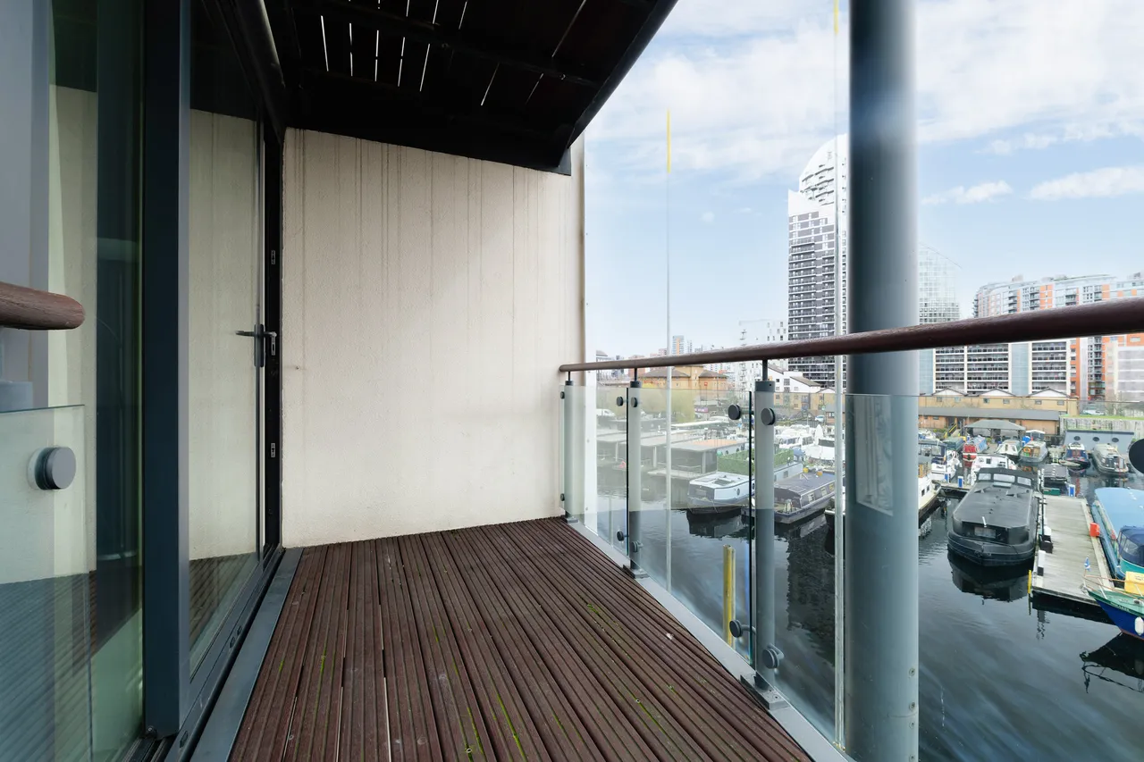 Boardwalk Place, London, E14, photo 2