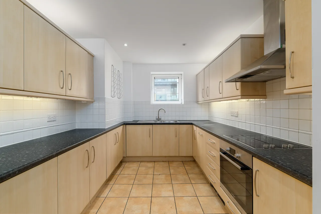 Boardwalk Place, London, E14, photo 5