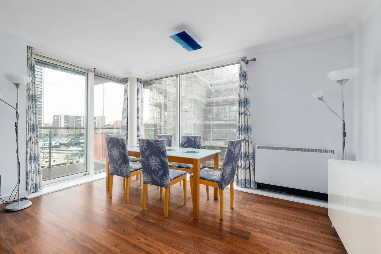 Boardwalk Place, London, E14, photo 3