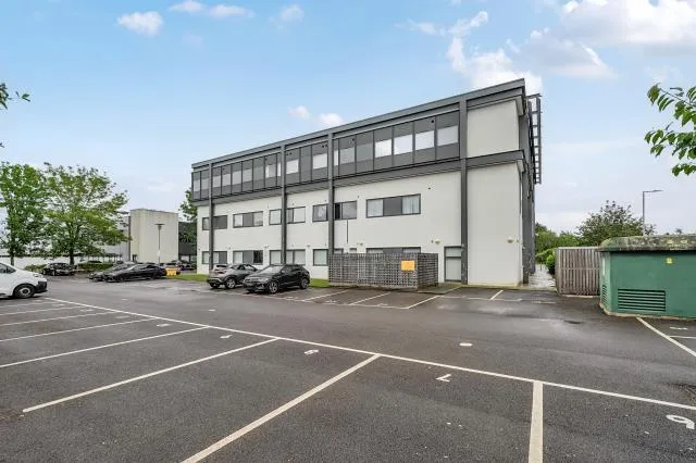 Vanwall Road, Maidenhead, SL6, photo 17